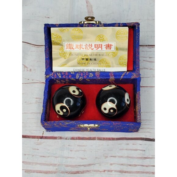 Chinese Yin Yang Black & White Health Stress Relief Balls with Carrying Case - Picture 10 of 10